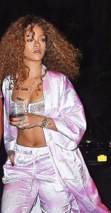 Rihanna52