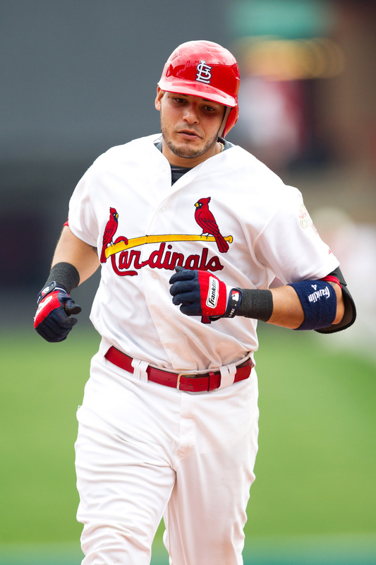Sprained knee forces Yadier Molina to disabled list
