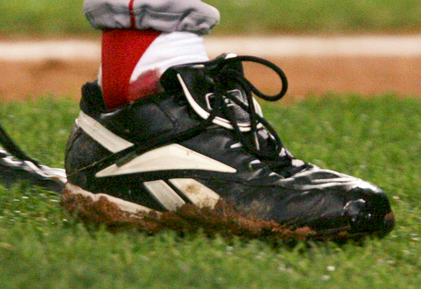 Curt Schilling's bloody sock sells for $92K 