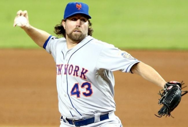 R.A. Dickey, Blue Jays agree on pre-trade extension