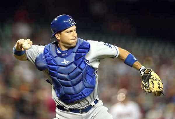 Dodgers re-sign catcher A.J. Ellis to one-year, $4.5 million deal