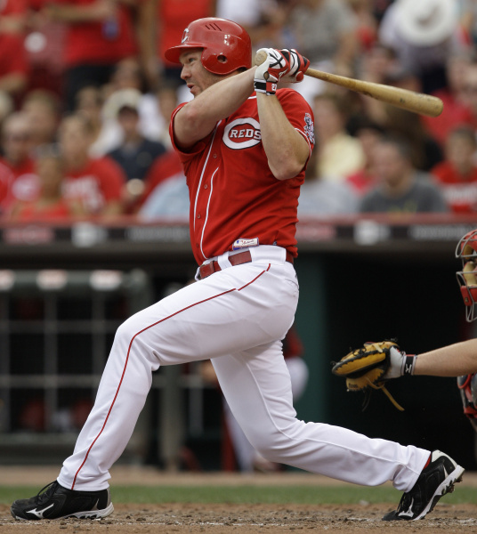 Rolen declines Reds' offer to attend spring training 