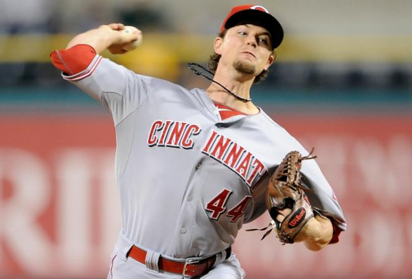 Reds sign Mike Leake and 2 others to avoid arbitration