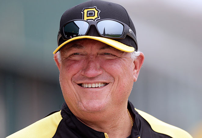 Pirates extend Clint Hurdle's contract through 2014 