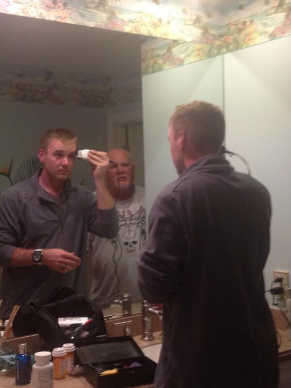 Twins manager Ron Gardenhire teaches son finer points of eyebrow-shaving