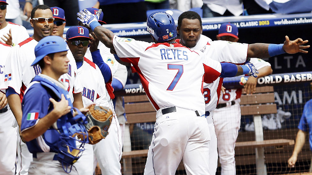 Dominican Republic rallies past Italy 5-4 in WBC