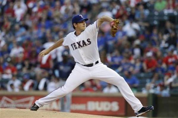 Nick Tepesch strong in debut, Rangers top Rays 6-1
