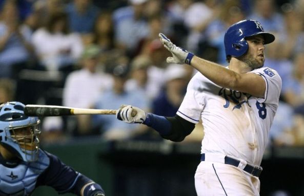 Mike Moustakas' two-run homer vs Rays (Video)