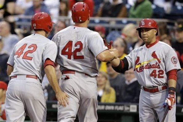 Cardinals back Lynn with 10 runs in win over Pirates