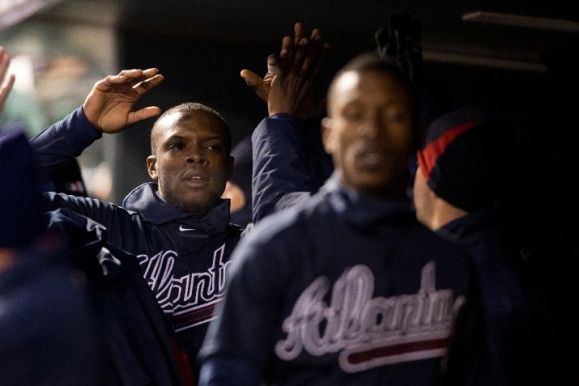 Upton brothers hit back-to-back home runs, first brothers to do so in 75 years