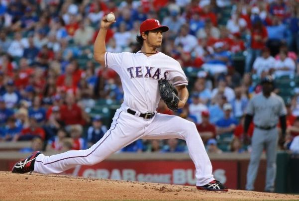 Darvish gets boost from bats, Texas tops Chisox