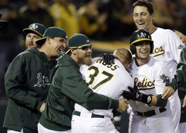 Moss' walk-off HR ends longest game in A's history