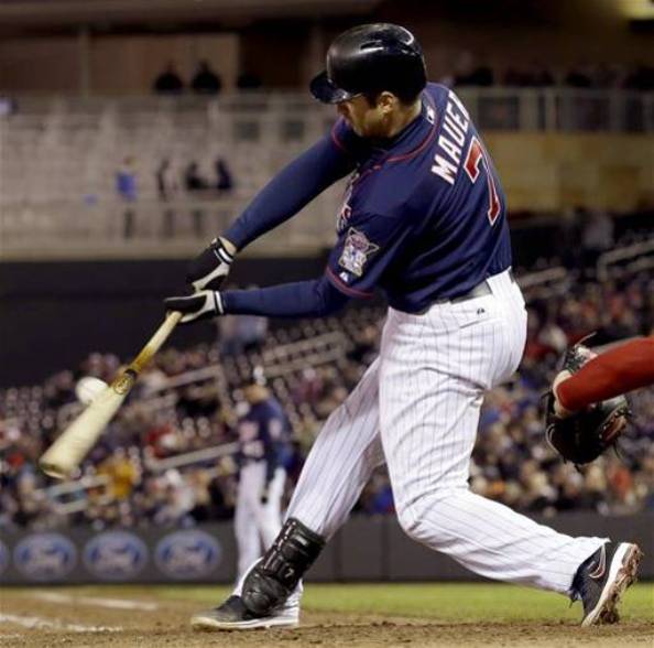 Mauer’s 4 hits lift Twins over Angels 8-6