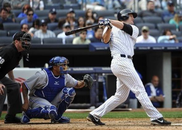 Lyle Overbay's homer helps Yanks sweep Blue Jays