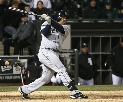 Morales leads Mariners past White Sox 8-7 in 10