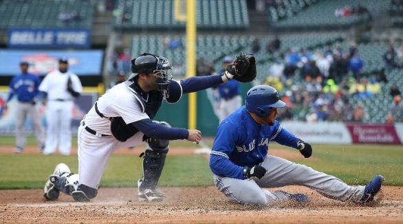 Andy Dirks cuts down Melky Cabrera at the plate (Video)