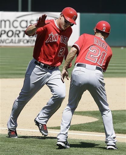 Mike Trout's solo homer vs A's (Video)