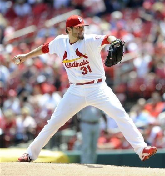 Lynn improves to 5-0, leads Cards over Reds 4-2