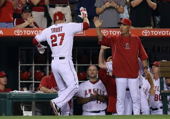 Mike Trout's two-run shot vs O's (Video)