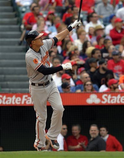 Manny Machado's go-ahead two-run homer vs Angels (Video)
