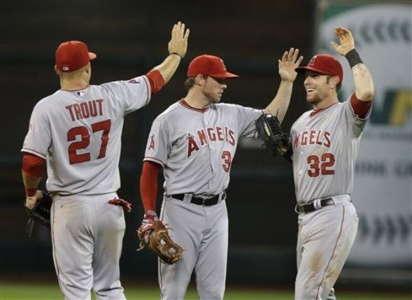 Eighth-inning rally ends Angels' losing skid