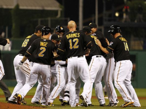 Pirates beat Tigers 1-0 in 11 innings on Martin's walk-off hit