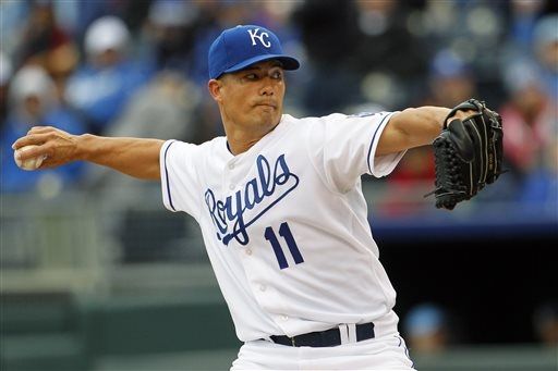 Guthrie throws 4-hitter, Royals top White Sox 2-0