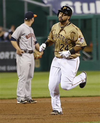 Pedro Alvarez's game tying homer vs Astros (Video)