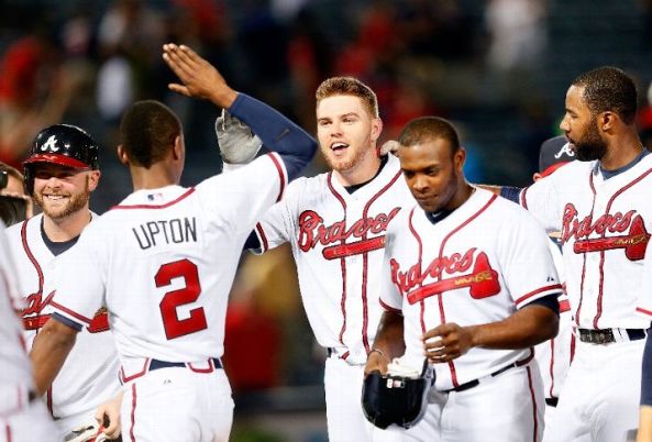 Freeman's 10-inning hit gives Braves fifth straight