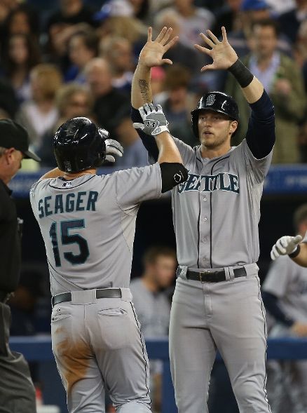 Kyle Seager's two-run homer (Video)