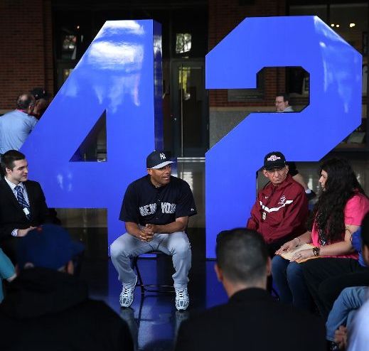 Mariano Rivera meets with Mets fans in Jackie Robinson Rotunda