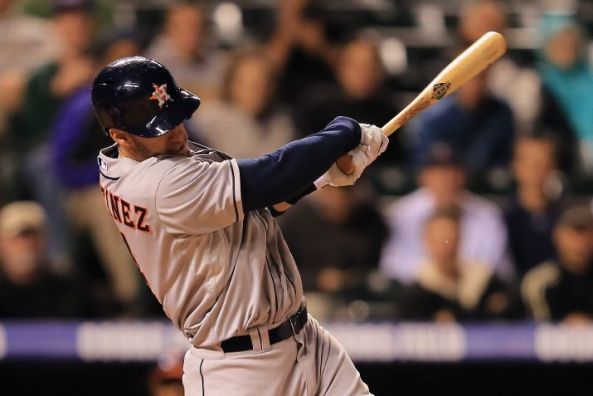 Martinez's clutch eighth-inning single leads Astros