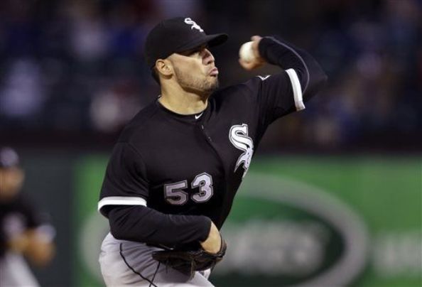 Flowers, Santiago deliver series win for White Sox