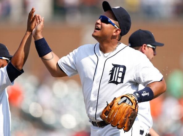 Tigers rally late to beat Red Sox 7-5 