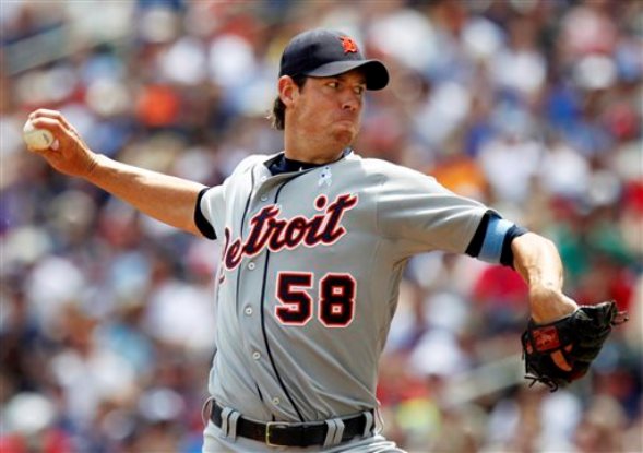 Fister, Hunter lead Tigers over Twins 5-2