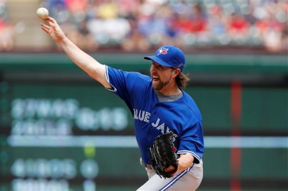 Two big swings carry Blue Jays, Dickey to 6-1 win