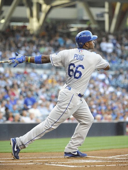 Dodgers fine Yasiel Puig for showing up late