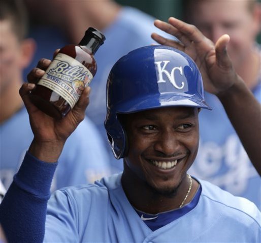 Royals rally in eighth to beat White Sox 7-6