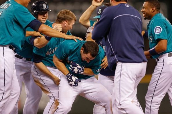 Zunino gives Mariners 5-4 win with single in 10th