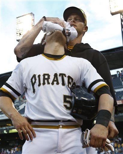 Russell Martin's walk-off single vs Brewers (Video)