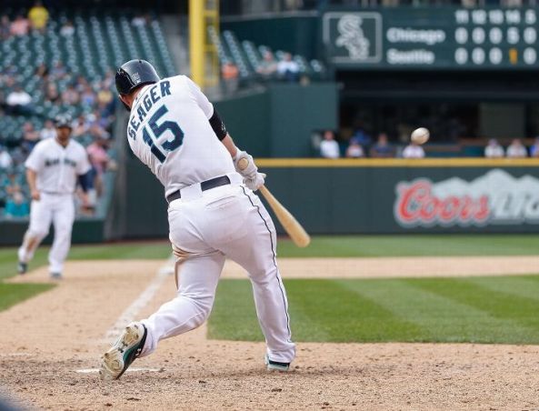 Kyle Seager's 14th inning game-tying Grand Slam (Video)