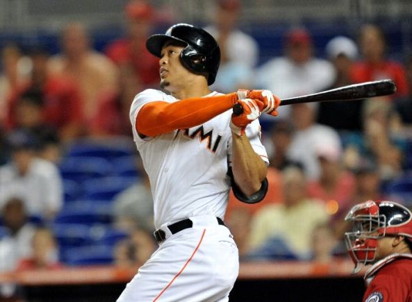 Marlins agree to $6.5 million deal with Giancarlo Stanton 