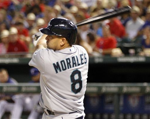Free agent Kendrys Morales reaches deal with Twins