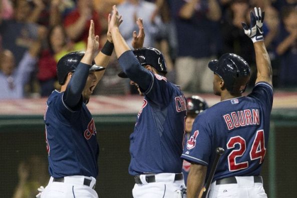 Indians rally to beat White Sox 7-4