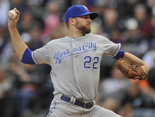 Davis, Royals win pitchers' duel for fifth straight win
