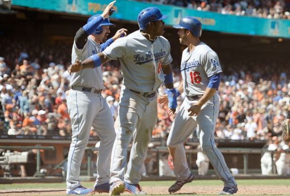 Ellis 3-run double in 9th lifts Dodgers to win