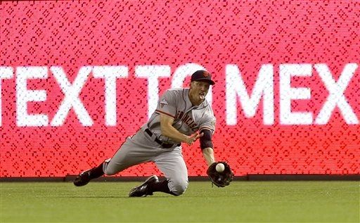 Hunter Pence's great diving catch saves Lincecum's no-hitter in the 8th