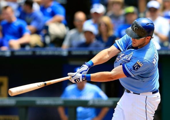 Mike Moustakas' solo homer vs A's (Video)