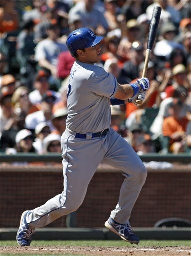 A.J. Ellis' bases clearing 9th inning three-run double vs Giants (Video)