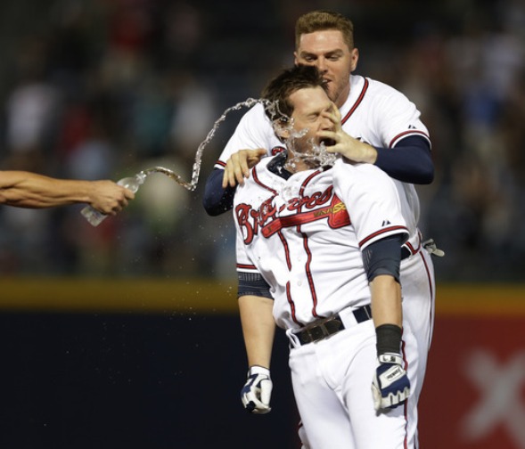 Johnson wins it in 9th, Braves beat Indians 3-2
